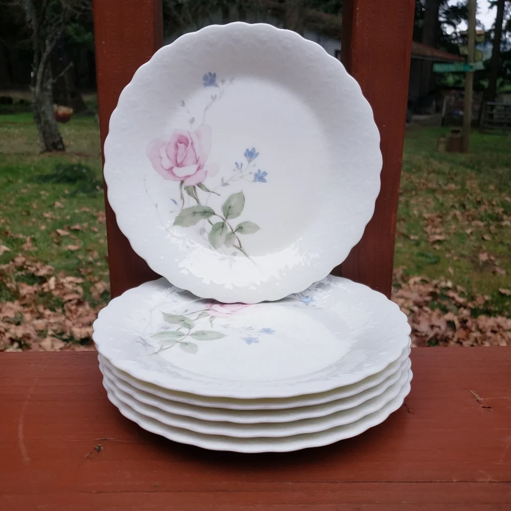 (6) Mikasa 'April Rose' A7053 Bread Plate (Bone China) - 6.75